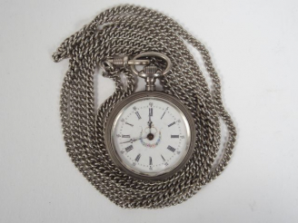 Vente aux enchères Montre de gousset en argent, cadran émail décor de frise de fleurs for