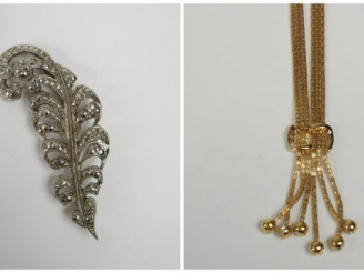 Vente aux enchères Sautoir fantaisie en métal doré maille tube et pendentif pavé de pierr