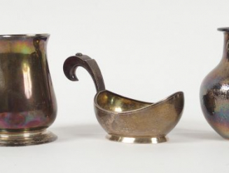 Vente aux enchères Kovsh en argent russe, anse ornée d'une pierre en cabochon.  Chope en 