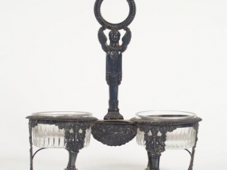 Vente aux enchères Saleron double de style Empire, monture en argent, poinçon Vieillard, 