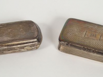 Vente aux enchères Lot comprenant : - une boite en argent, poinçon Minerve  - une boite e