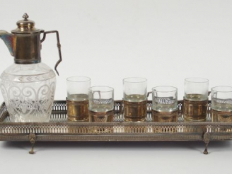 Vente aux enchères Service à rafraichir de style Empire en verre et argent, poinçon Miner