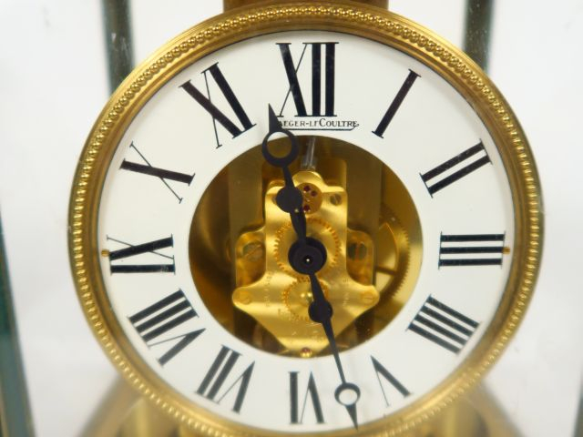 JEAEGER-LECOULTRE. Pendule 'Atmos' en laiton, verre et métal doré. Soc