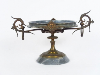 Vente aux enchères Coupe sur pied Napoléon III en marbre gris turquin et bronze, à décor 