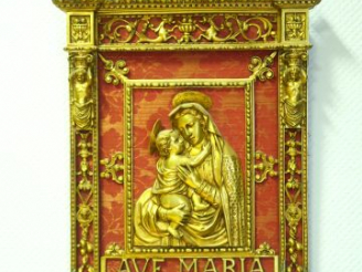 Vente aux enchères Cadre de style Renaissance en bronze doré, à décor de Vierge à l'Enfan
