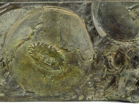 G. JEANCLOS "Allégorie" Bas-relief en bronze. Signé et daté 93 en bas 