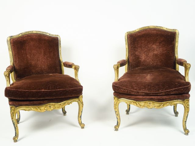 Mobilier de salon de style Louis XV en bois sculpté laqué blanc et dor