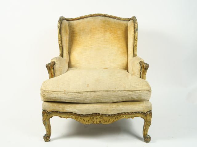 Mobilier de salon de style Louis XV en bois sculpté laqué blanc et dor
