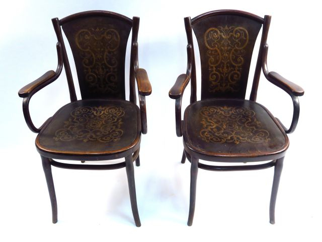 THONET. Mobilier de salon 1900  en bois tourné. Comprenant : un canapé