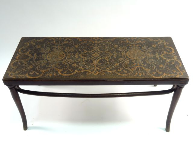 THONET. Mobilier de salon 1900  en bois tourné. Comprenant : un canapé