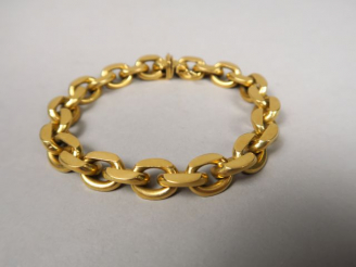 Vente aux enchères Gourmette en or. Poids : 28,38 g (à charge)