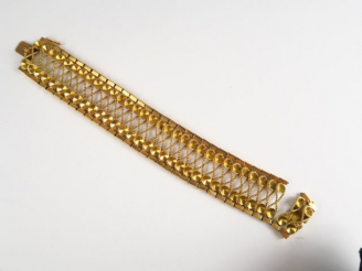 Vente aux enchères Bracelet ajouré en or. Poids : 47,5 g
