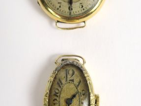 Vente aux enchères Deux cadrans de montre en or	. Poids tel : 18.8 g