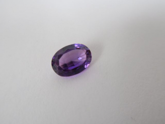 Vente aux enchères Améthyste sur papier.