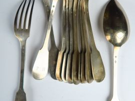 Vente aux enchères 6 couverts en argent poinçon Minerve. Monogrammés PH. MO : EL. Poids :