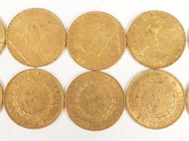 10 pièces de 20 Francs or: - 4 x Génie, - 5 x Marianne, -1 x Louis Phi