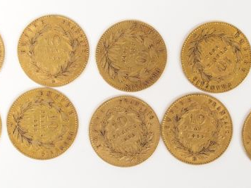 10 pièces de 10 Francs or, Napoléon III tête laurée. Poids: 32gr