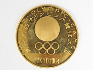 Vente aux enchères Pièce or 900/1000e, Jeux Olympiques de Tokyo 1964. Diam. : 45mm Poids: