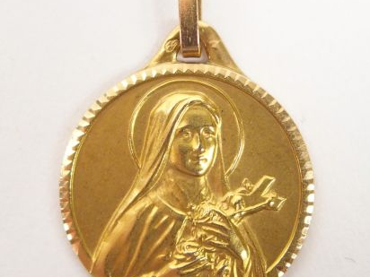 Médaille religieuse en or jaune, gravée Annick. Poids: 2gr