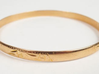 Vente aux enchères Jonc en or jaune. Diam. : 6,5cm Poids: 13,4gr