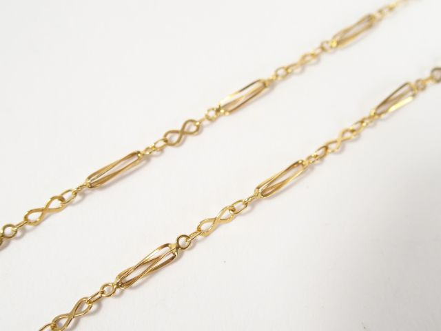 Collier en or jaune, maille tube ajourée. 51cm Poids: 5gr
