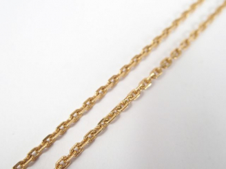 Vente aux enchères Collier en or jaune, maille forçat carrée. 60cm Poids: 16,9gr