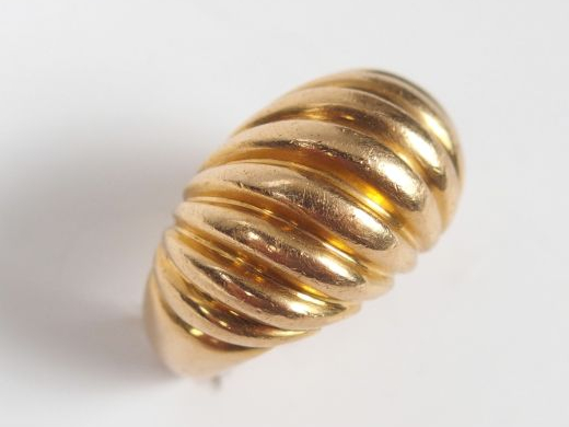 Bague dôme torsadée en or jaune. TDD 56 Poids tel: 15gr