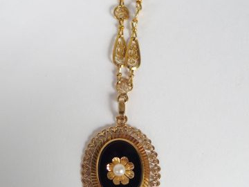 Collier or jaune Napoléon III, chaîne décor filigranné orné d'un pende