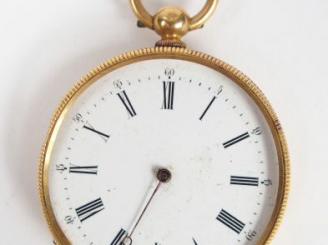 Vente aux enchères Montre de gousset en or jaune, cadran émail, chiffres romains, décor d