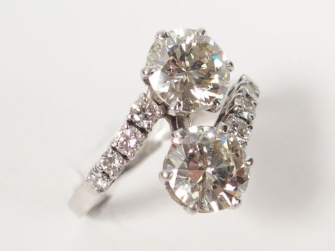 Bague Toi   Moi en or blanc, ornée de 2 diamants taille moderne de 2,0