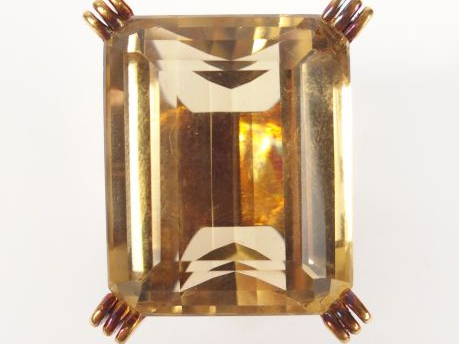 Bague 1950 en or jaune, ornée d'une citrine jaune taille rectangulaire