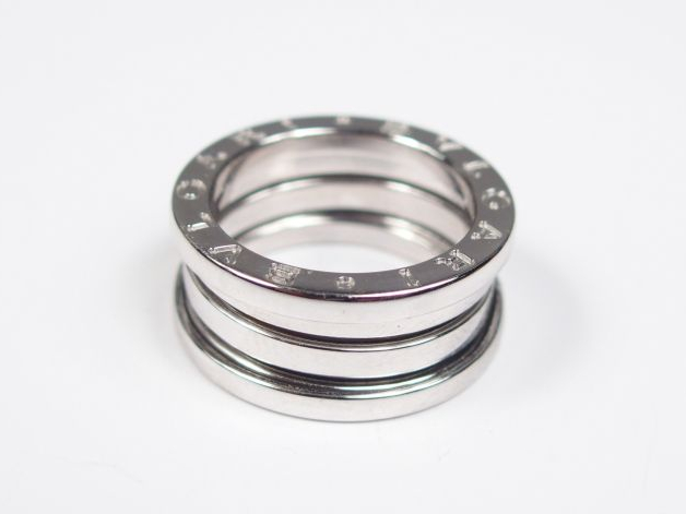 BULGARI. Bague B. ZERO 1, trois rangs en or blanc. TDD 48 Poids: 8,7gr