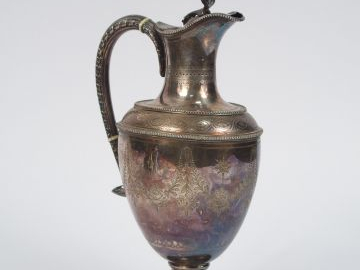 Aiguière en argent de style Directoire. Poids: 600gr