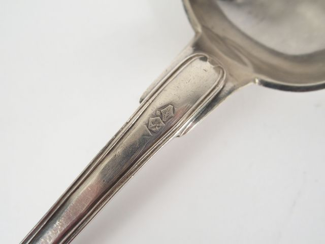 Cuillère à ragoût en argent, poinçon Vieillard, modèle à filet. M. O :