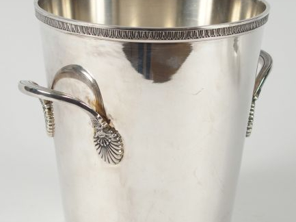 Seau à champagne de style Empire en métal argenté, à décor de palmette