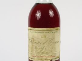 Vente aux enchères 1 BOUTEILLE CHÂTEAU D'YQUEM 1er CCS SAUTERNES - 1966 - LB/ED