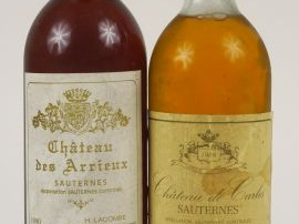 Vente aux enchères 2 BOUTEILLES SAUTERNES : 1 CHÂTEAU DE CARLES 1988 HEP - 1 CHÂTEAU DES 