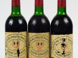 Vente aux enchères 3 BOUTEILLES CHÂTEAU PAVIE MACQUIN GCC ST EMILION - 1985 - 2 LB/1 HEP/