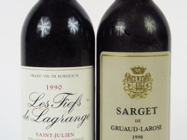 Vente aux enchères 2 BOUTEILLES ST JULIEN : 1 LES FIEFS DE LAGRANGE 1990 BG - 1 SARGET DE