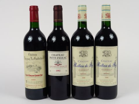 4 BOUTEILLES : 2 CHÂTEAU ROLLAN DE BY CB MEDOC 2000 BG+ - 1 CHÂTEAU PE