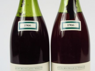 Vente aux enchères 2 BOUTEILLES NUITS ST GEORGES 1er CRU 'LES PRULIERS' H. GOUGES - 1966 
