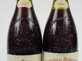 Vente aux enchères 2 BOUTEILLES CHATEAUNEUF DU PAPE DOMAINE DE BEAUCASTEL - 1990