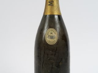 Vente aux enchères 1 BOUTEILLE CHAMPAGNE MOËT   CHANDON MILLESIME MANUSCRIT 1928