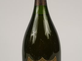 1 BOUTEILLE CHAMPAGNE DOM PERIGON - 1970 - 3 cm SOUS LA COIFFE/COIFFE 