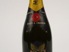 Vente aux enchères 1 BOUTEILLE CHAMPAGNE MOET   CHANDON 'AMERICAN INDEPENDANCE BICENTENNI
