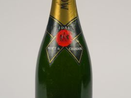Vente aux enchères 1 BOUTEILLE CHAMPAGNE MOET   CHANDON BRUT IMPERIAL - 1981