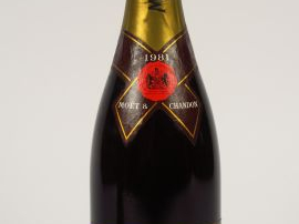 Vente aux enchères 1 BOUTEILLE CHAMPAGNE MOET   CHANDON BRUT IMPERIAL ROSE - 1981