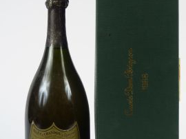 Vente aux enchères 1 BOUTEILLE CHAMPAGNE DOM PERIGNON - 1988 - COFFRET