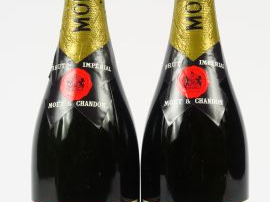 Vente aux enchères 2 BOUTEILLES CHAMPAGNE MOET   CHANDON BRUT IMPERIAL