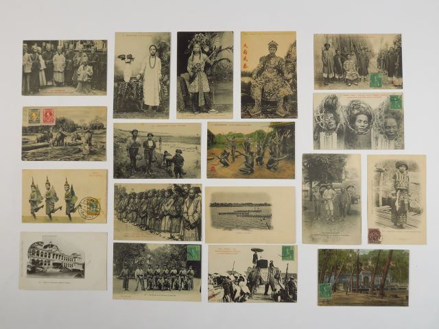 Album "Asie" comprenant environ 365 cartes postales - Siam , Cochinchi
